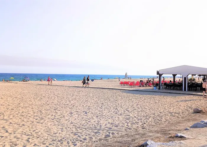 Marisol Seaview & - *